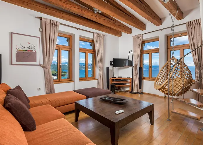 Paradise View Deluxe Apartment